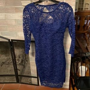 Size small homecoming dress purple with lots of glitter‎ Beautiful dress. Prom